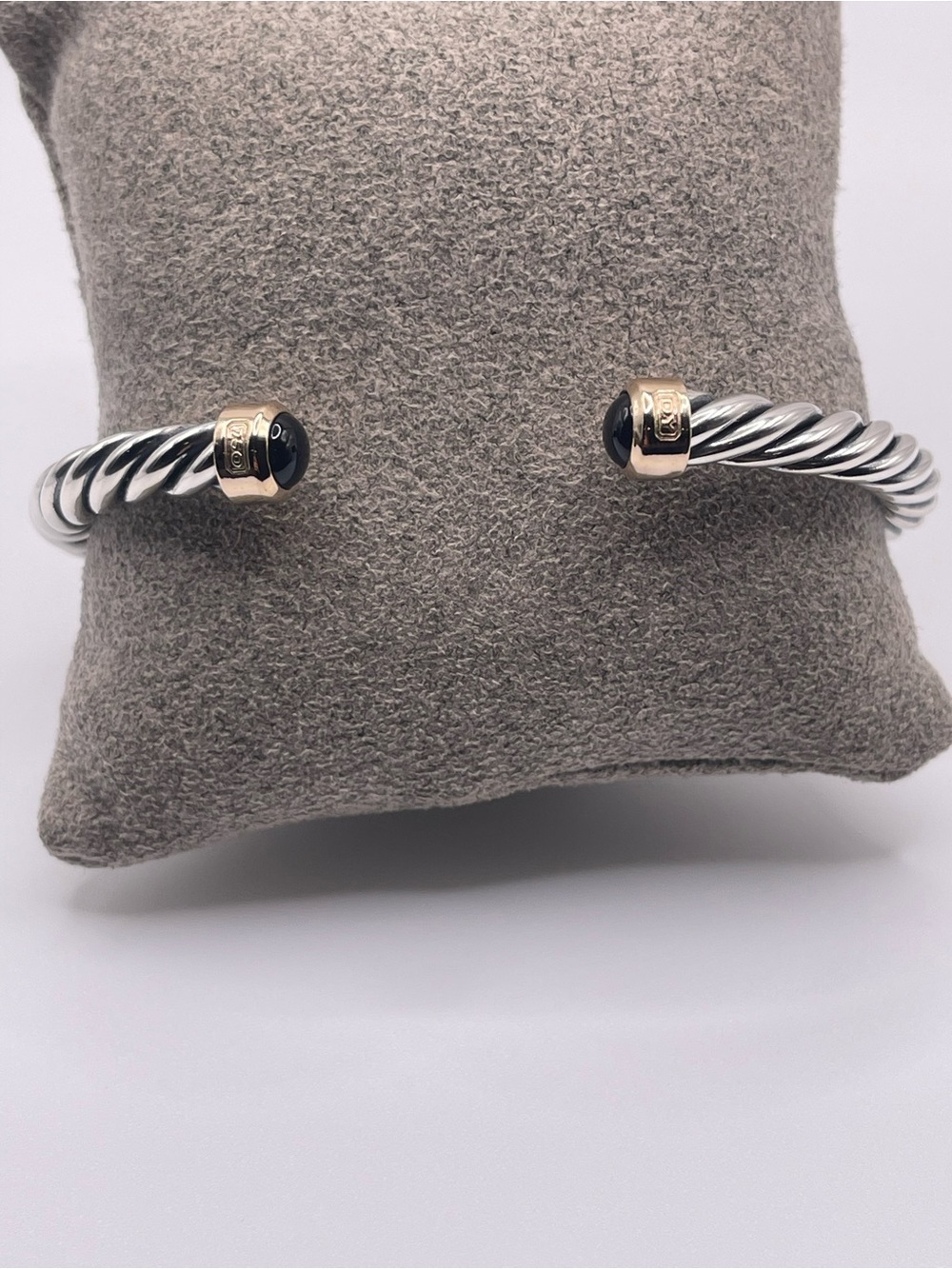 David Yurman Cable Cuff Bracelet with 18K Yellow Gold and Black Onyx, 6mm - Picture 13 of 14